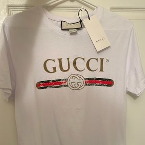 Gucci Shirts - Gucci White Classic Logo T-Shirt Gucci Shirts - Gucci White Classic Logo T-Shirt